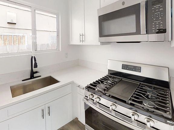 5th image of 1007-1017 Hornblend St