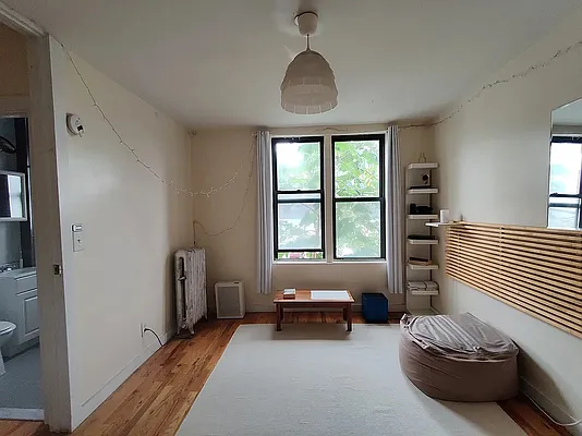 Rented by Signature Property Realty | media 26