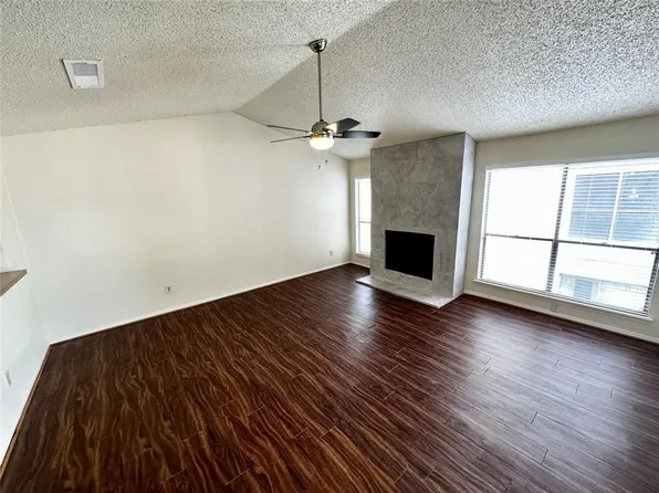 6701 Sands Point Dr APT 129, Houston, TX 77074