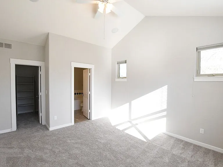 2657 Ulster St — Photo 6
