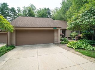 6562 Glaston Ct SE, Grand Rapids, MI 49546