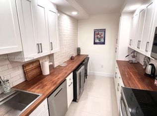 Hillcrest East No 26 Cond, Hollywood, FL 33021