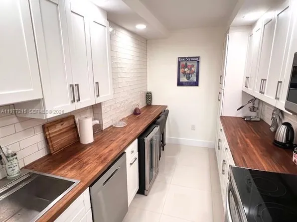 4001 Hillcrest Dr APT 1014, Hollywood, FL 33021