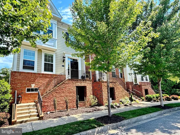 15 Mustang Dr, La Plata, MD 20646