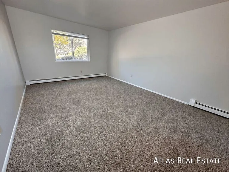 4357 N Chestnut St #203 — Photo 2