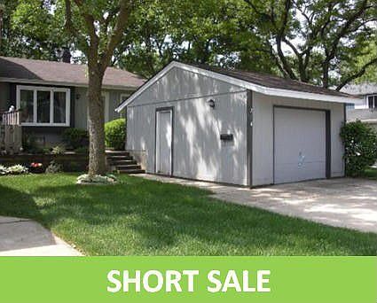 1st image of 214 Oakwood Ln