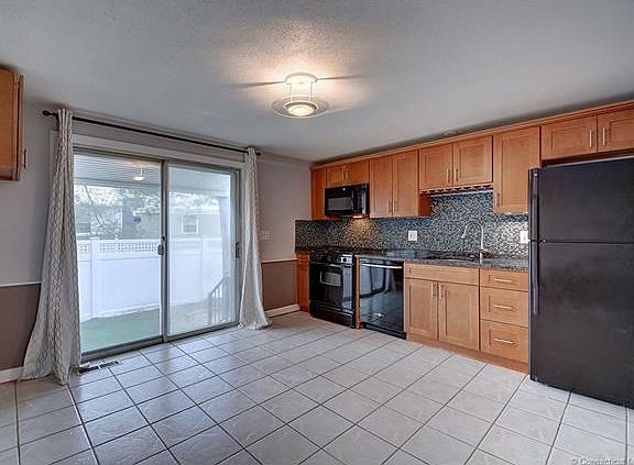 4th image of 30 Gayfeather Ln #30