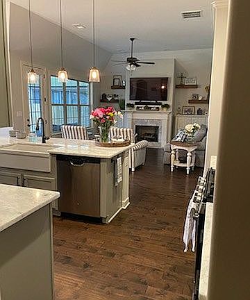 3rd image of 8557 Woodland Rose Cir N