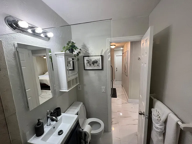 1405 NE 4th Ct #3 — Photo 7