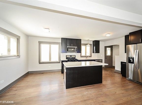 3rd image of 3124 Derrough Ave