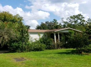 102 Riverview Cir, San Mateo, FL 32187