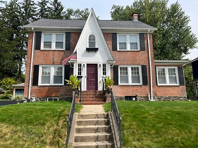 22 Longfellow Rd — Photo 1