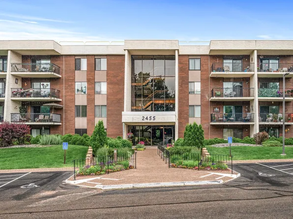 2455 Londin Ln E APT 216, Maplewood, MN 55119