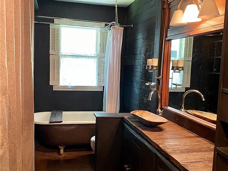 8004 Downing St — Photo 27