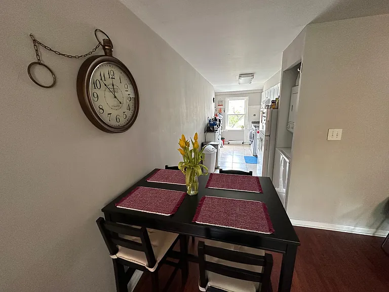 327 S 20th St #3 — Photo 5