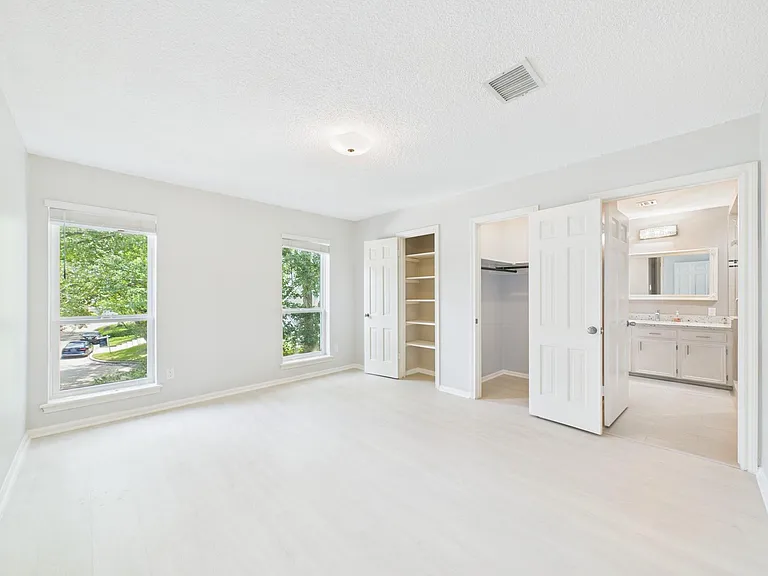 702 Daria Ct — Photo 37