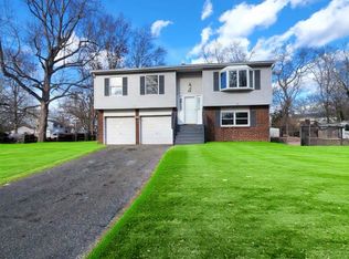 45 Woodland Rd, Bayville, NJ 08721