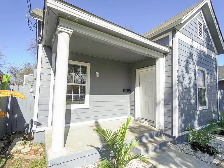 1139 Morales St — Photo 6