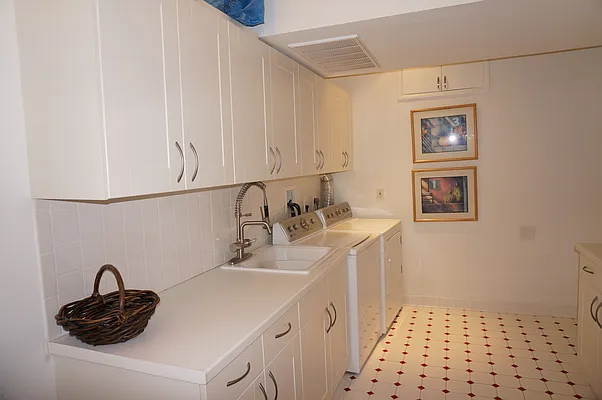 Sold by GA Keen Realty Advisors | media 26