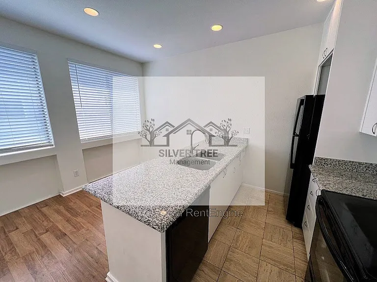 4015 Bowser Ave #E — Photo 4