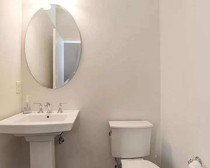 813 Lakeview Ct #44L — Photo 12