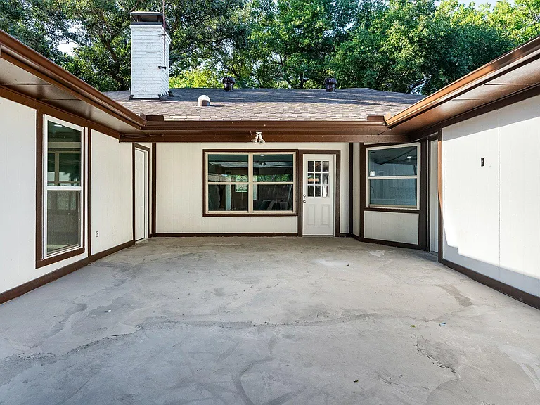 2416 Kimberly Ln — Photo 26