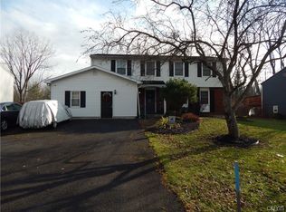 7 Tree Line Dr, Liverpool, NY 13090