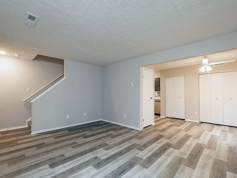 TOWNHOMES AT MCNAUGHTEN — Photo 22