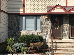 395 Hawthorne Ave, Staten Island, NY 10314
