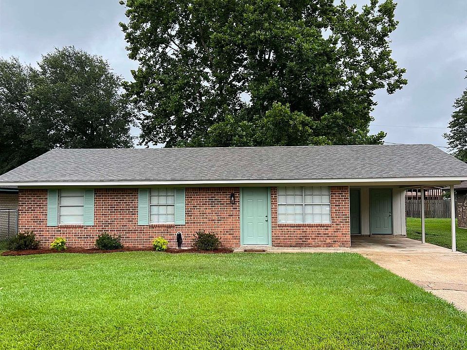 1st image of 208 Eisenhower Dr