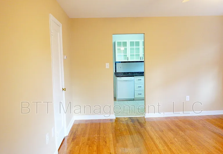 8203 Garland Ave #4 — Photo 2