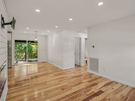 5th image of 1429 Dividing Ridge Rd