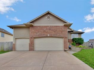 2527 S Cypress Ct, Wichita, KS 67210