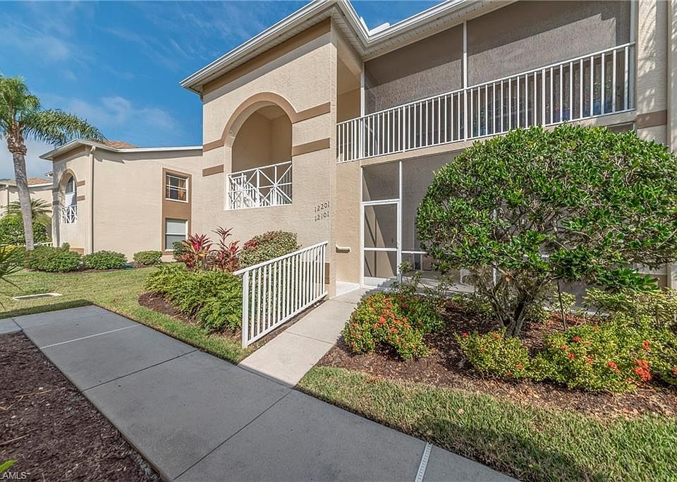 1st image of 26871 Clarkston Dr #101