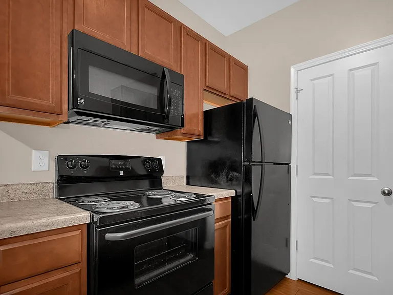 Crosspoint Apartments — Photo 3