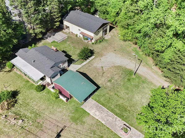 5208 Hickory Grove Rd, Mount Holly, NC 28120