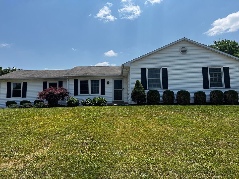 1st image of 384 Stone Creek Dr