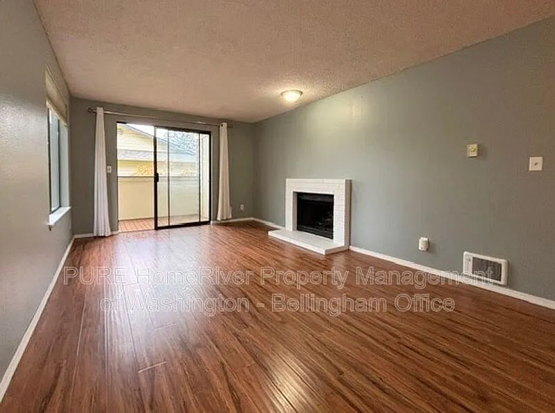 2 bed, 2.0 bath, 1000 sqft, $1,795 — Photo 3