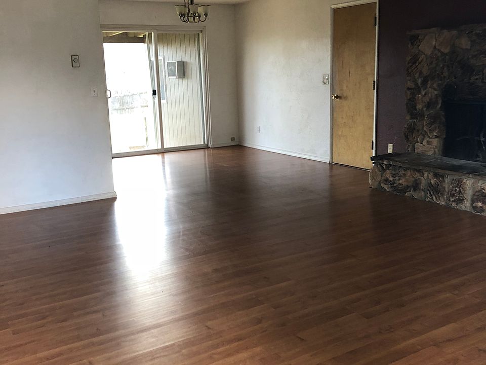 2nd image of 939 NW Morgan Ln