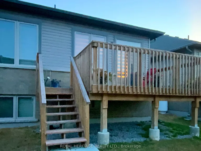 17 Lakewood Cres #17 — Photo 2