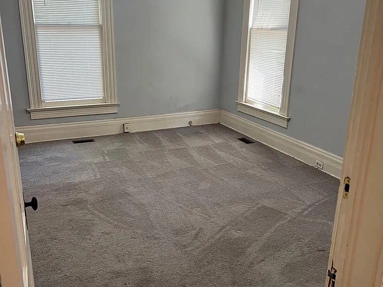 1670 Lawton Ave — Photo 3