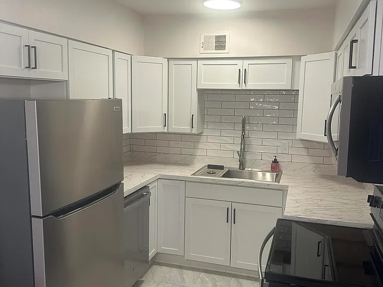 904 Plaza Dr #11 — Photo 7