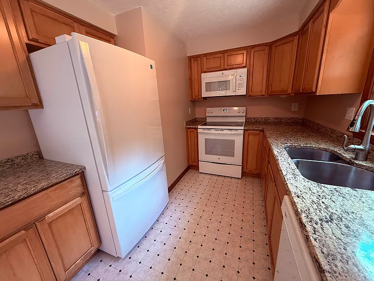 158 Tina Dr #B — Photo 27