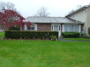 381 Chatham Cir, Warwick, RI 02886