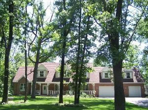 5803 Amherst Ct, McHenry, IL 60050