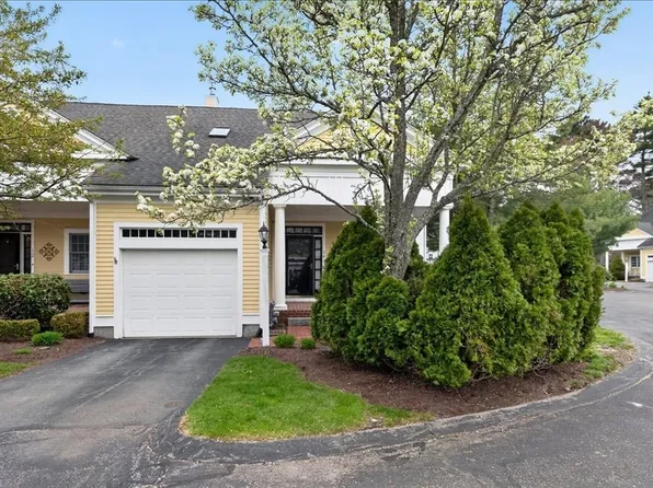 14 Whiting Ln Unit 14, Hingham, MA 02043