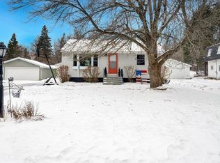 2837 Hutchinson Rd, Duluth, MN 55811