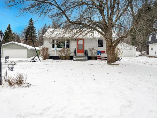 2837 Hutchinson Rd, Duluth, MN 55811