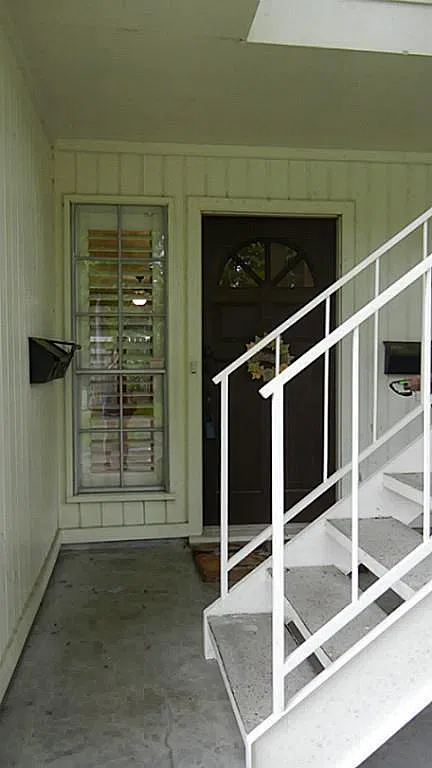 1 bed, 1.0 bath, 903 sqft, $1,600 — Photo 2