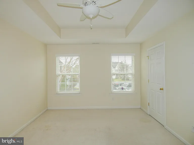 2105 Lexington Mews — Photo 43